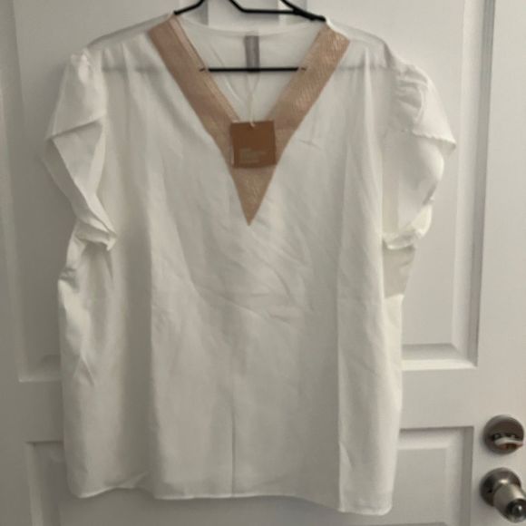 Noracora Lightweight Short Sleeve Pullover Blouse with Lace Detail Size XXL NWT - Picture 4 of 9